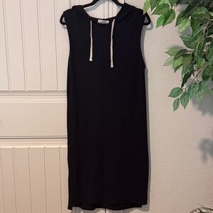 Active USA Black Sleeveless Midi Dress
